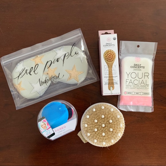 Face and body items (Foreo, Daily Concepts)